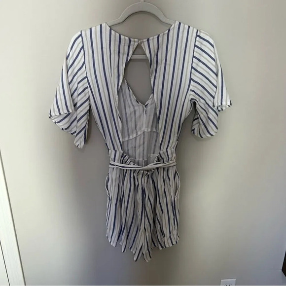 NWT Abercrombie & Fitch V Neck Striped Open Back Romper Small Tall - Picture 7 of 7